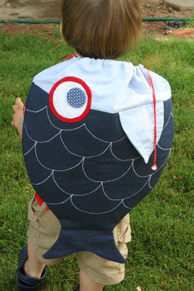 Drawstring fish backpack