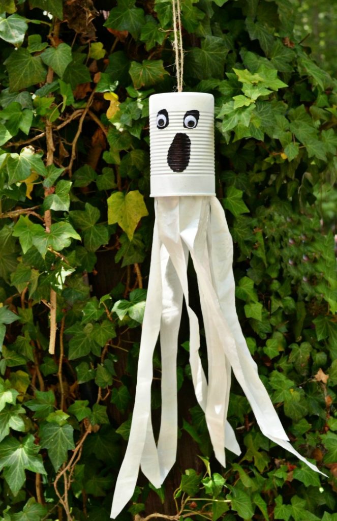 15 Easy & Eco-Friendly DIY Halloween Decorations