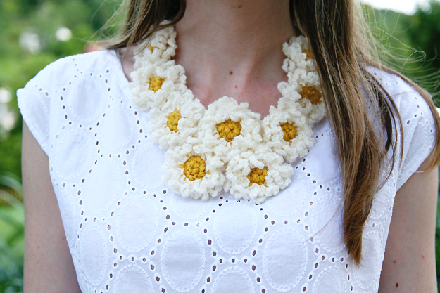 Crochet Daisy Chain Necklace