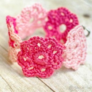 Crochet Flower Bracelet Pattern
